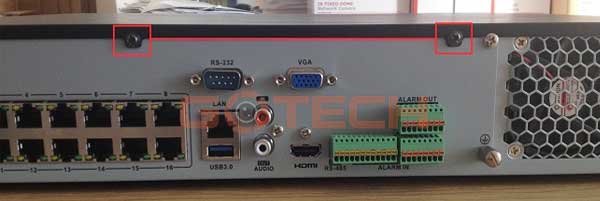 mo-nap-phia-tren-dau-ghi-ra