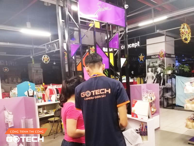 hinh-anh-thi-cong-va-lap-dat-camera-tai-cong-ty-thoi-trang-sabina-2