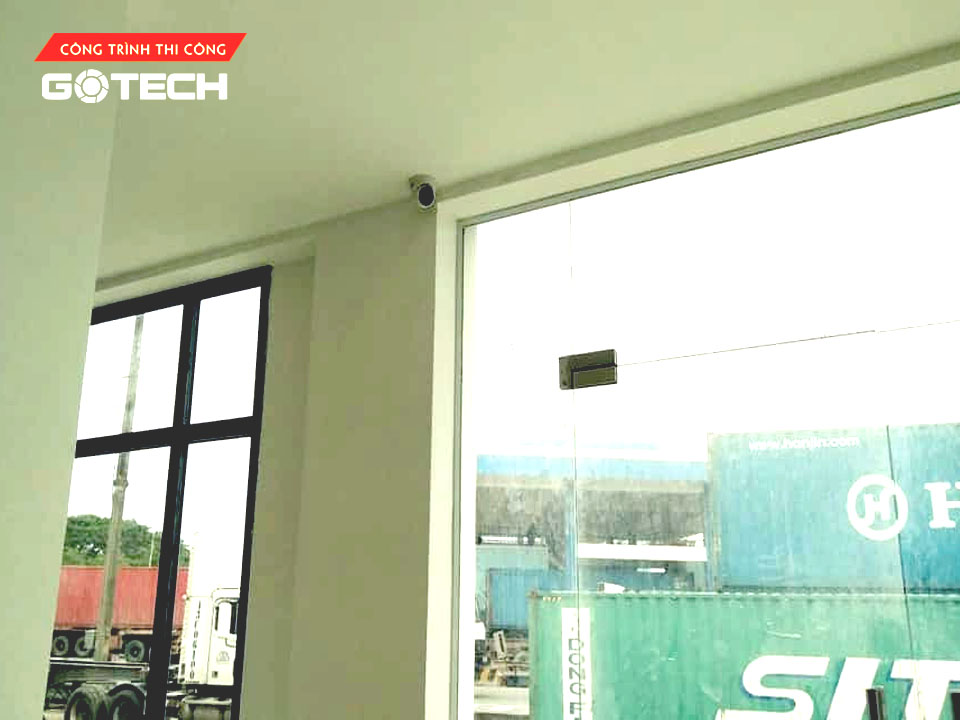 hinh-anh-thi-cong-camera-tai-cang-tien-sa-son-tra-da-nang-4