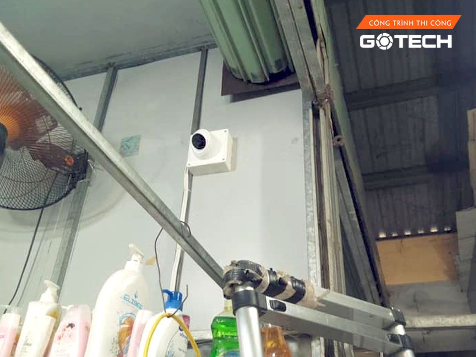 hinh-anh-thi-cong-lap-dat-camera-quan-sat-tai-cho-con-1