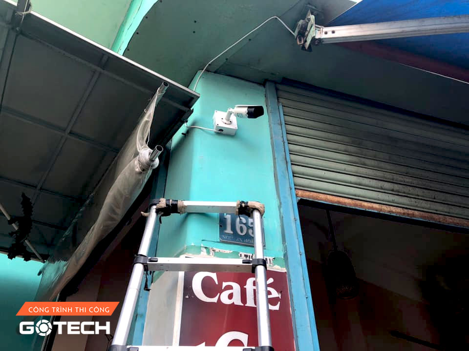 hinh-anh-thi-cong-camera-quan-sat-tai-45-nguyen-chi-thanh