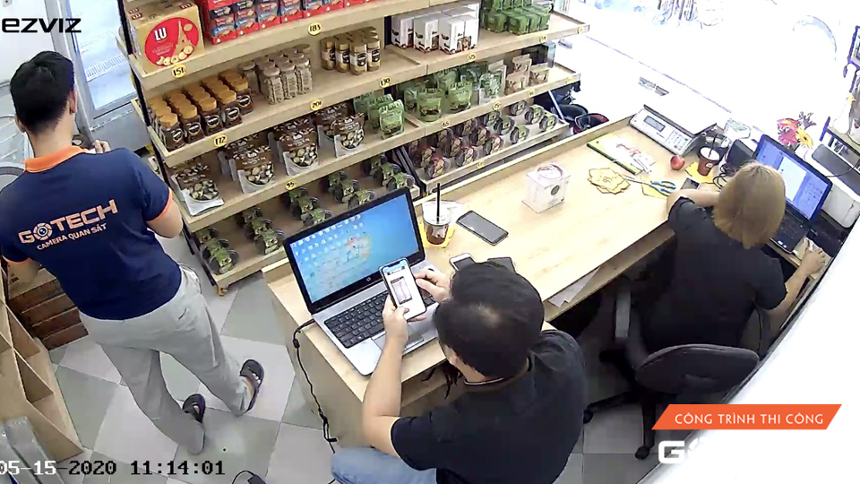 hinh-thi-cong-lap-dat-camera-viettropfruit-quang-trung-1