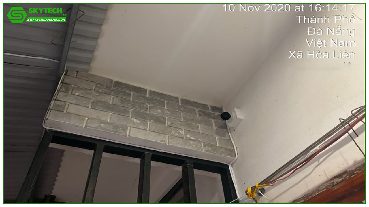 tron-bo-02-camera-quan-sat-tai-nha-sach-ibook-hoa-lien-2