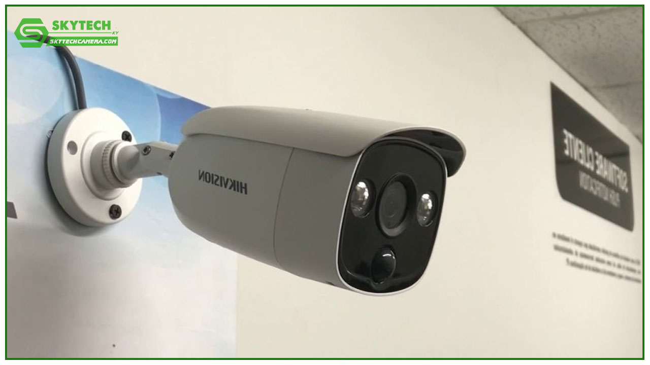 camera-hdtvi-than-tru-2mp-tich-hop-cam-bien-pir-den-hikvision-ds-2ce12d0t-pirl-1